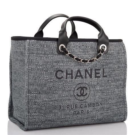 adresse boutique chanel deauville|Chanel deauville medium tote.